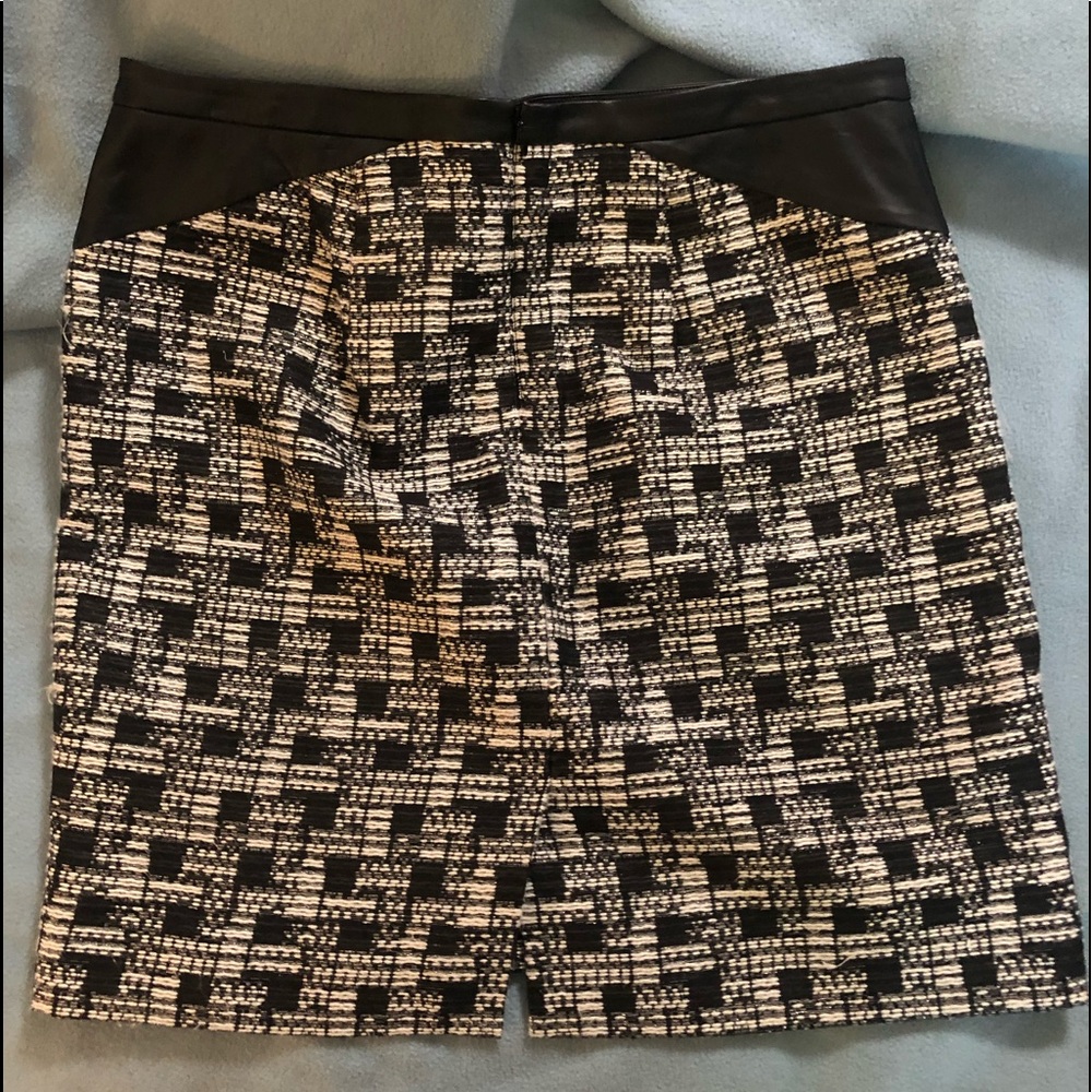 ANN TAYLOR SKIRT NWOT